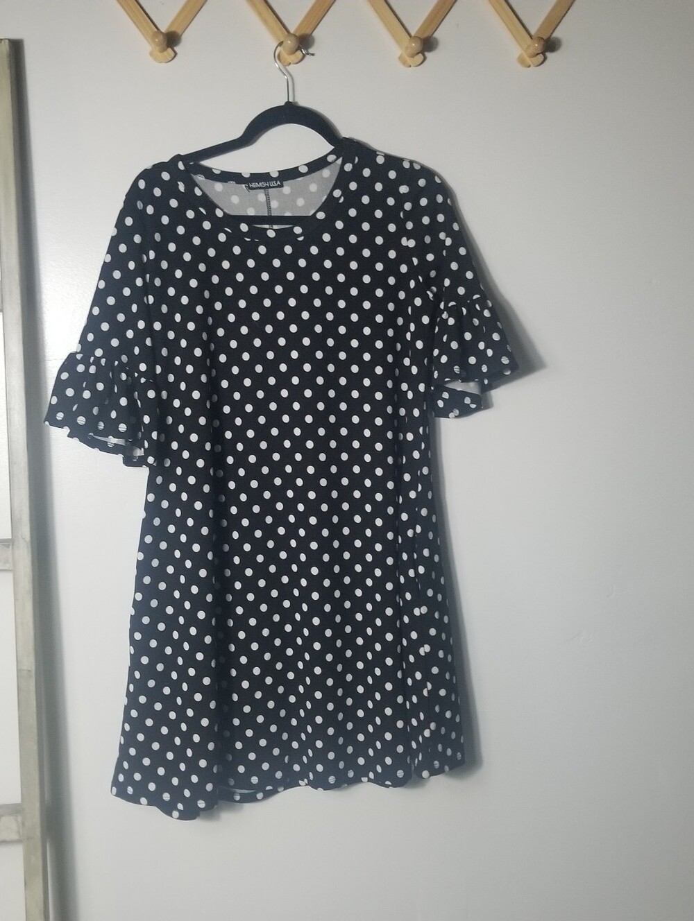 NWOT HEIMISH USA WOMEN'S BLACK AND WHTIE POLKA DOT RUFFLE SLEEVE DRESS SIZE L